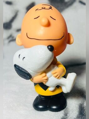 Peanuts Movie - (2015) Charlie Brown/Snoopy McDonalds Happy Meal 4” Toy